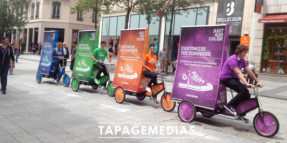 converse-maroquinerie-campagne-street-marketing-velo-publicitaire-place-bellecour-lyon-tapage-medias
