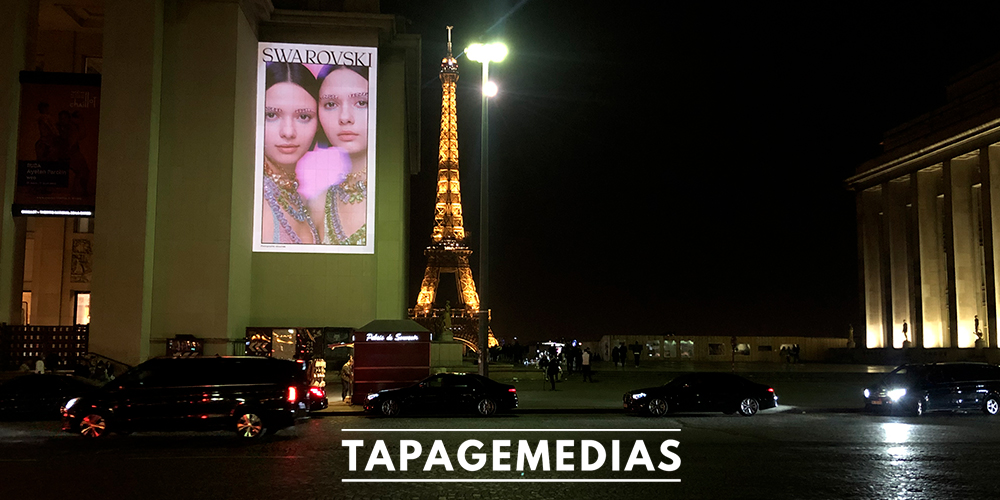 swarovski-joallerie-campagne-projection-publicitaire-guerilla-marketing-paris-tour-eiffel-tapage-medias