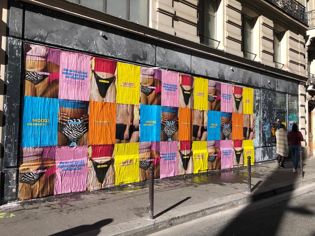 Moodz-affichage-sauvage-tapage-medias-street-guerilla-marketing-campagne-publicitaire-paris