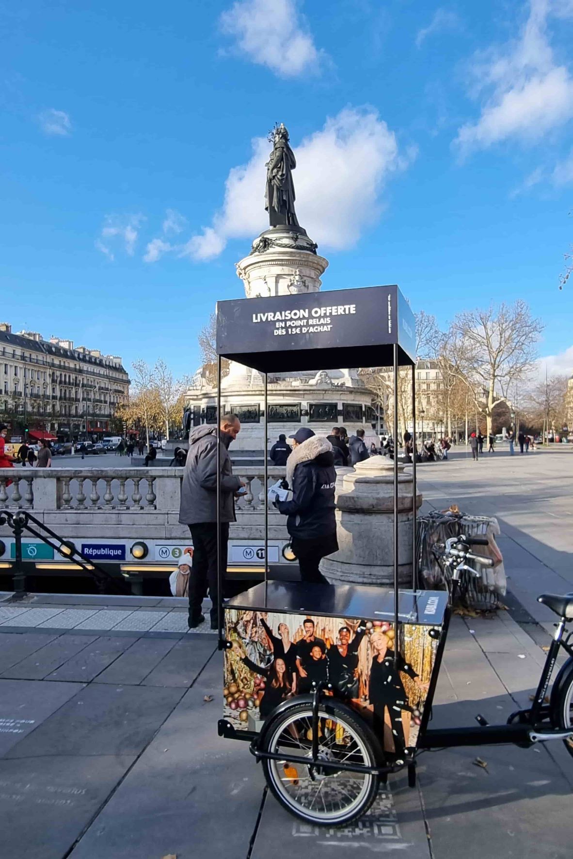 Kiabi-triporteur-velo-tapage-medias-street-guerilla-marketing