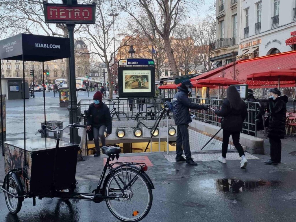 kiabi-triporteur-velo-tapage-medias-street-guerilla-marketing-campagne-publicitaire-france