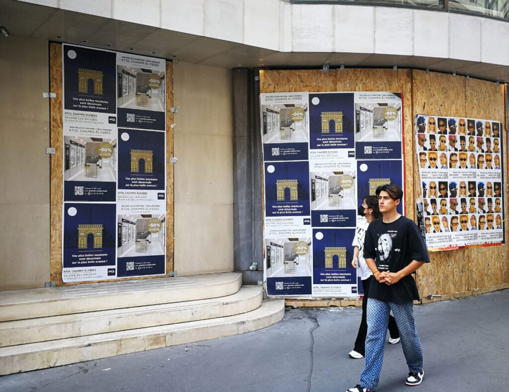 atol-affichage-sauvage-tapage-medias-street-guerilla-marketing-campagne-publicitaire-paris