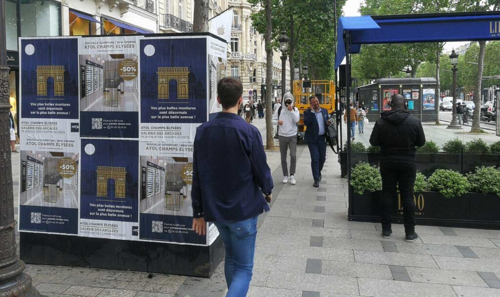 atol-affichage-sauvage-tapage-medias-street-guerilla-marketing-campagne-publicitaire-communication-paris