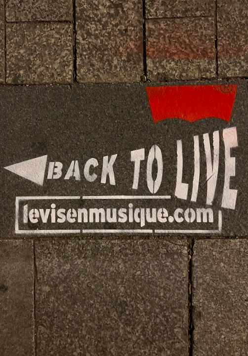 Levi-clean-tag-tapage-medias-guerilla-marketing-paris