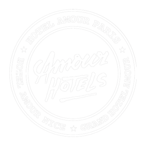 Hotel-amour-logo-affichage-sauvage-tapage-medias-guerilla-marketing