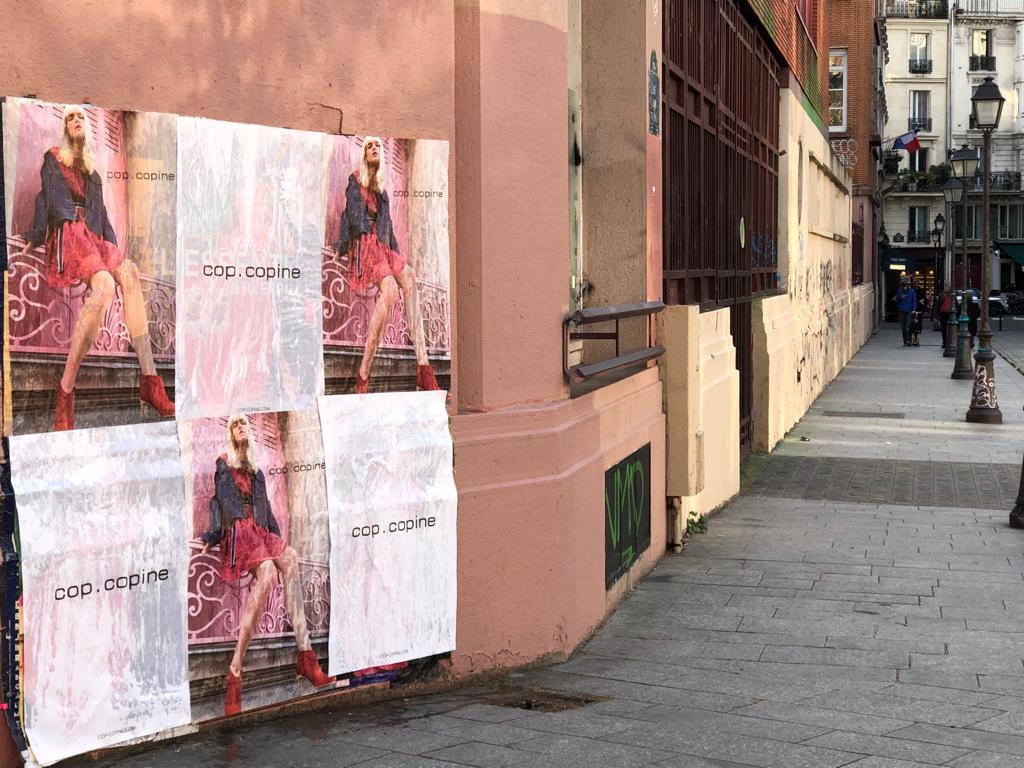 cop.copine-affichage-sauvage-tapage-medias-street-guerilla-marketing