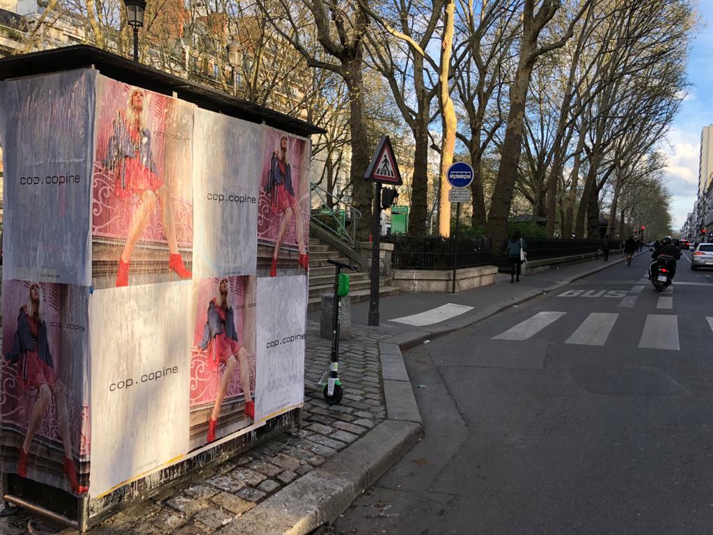 cop.copine-affichage-sauvage-tapage-medias-street-guerilla-marketing-campagne-publicitaire-france