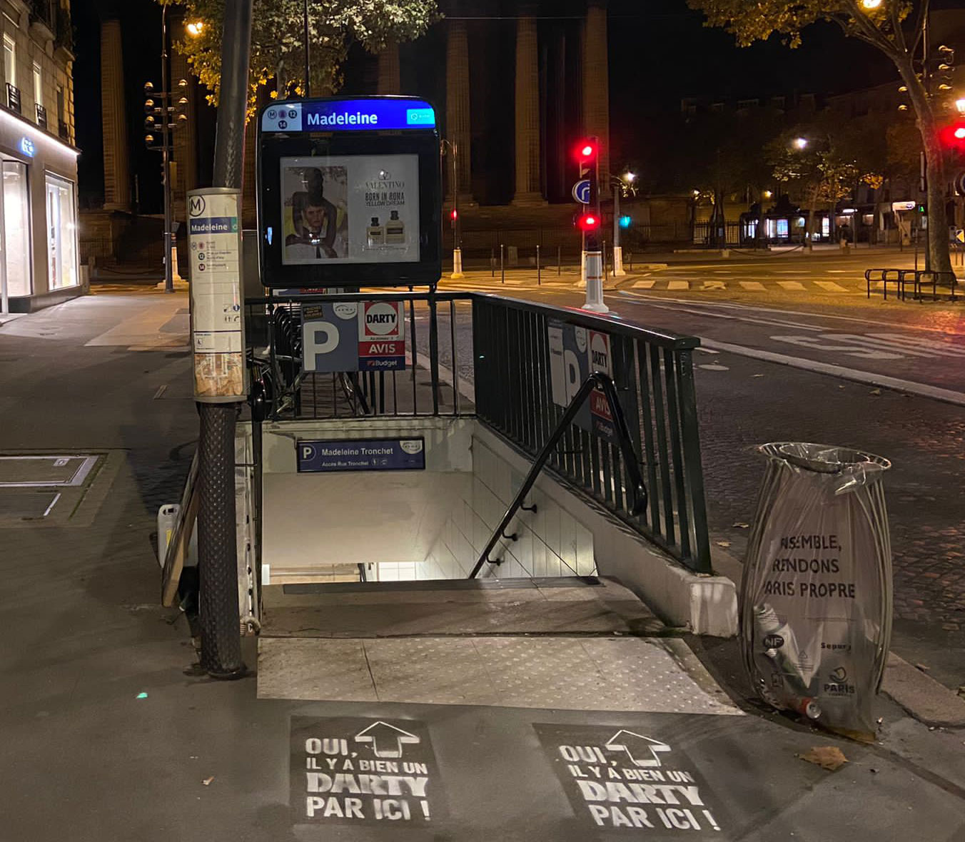 Darty-clean-tag-tapage-medias-street-guerilla-marketing-campagne-publicitaire-communication-france