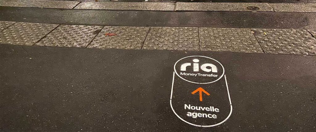 Ria-clean-tag-tapage-medias-street-guerilla-marketing-campagne-publicitaire-saint-denis