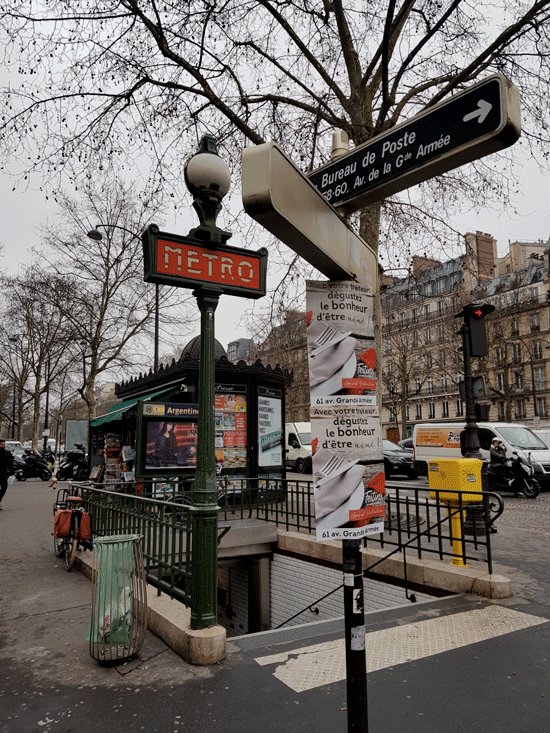 festins-affichage-board-tapage-medias-street-guerilla-marketing-campagne-publicitaire