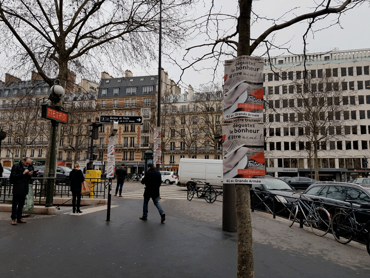 festins-affichage-board-tapage-medias-street-guerilla-marketing-campagne-publicitaire-communication